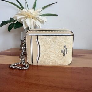 NWT Coach Zip Card Case‎ In Signature Canvas
